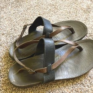 Chaco leather sandal size 10 chacos ankle strap great!